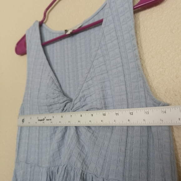 Lucky‎ Brand Small light blue textured sleeveless T-shirt with front knot at the - Picture 6 of 13
